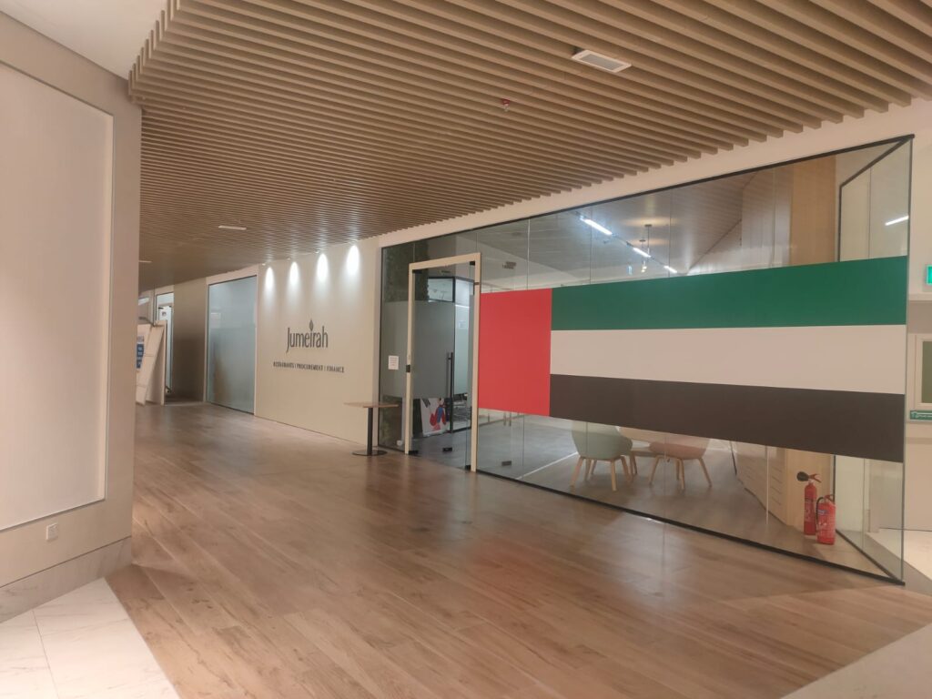 The current image has no alternative text. The file name is: frameless-glass-partitions-dubai.webp.jpg
